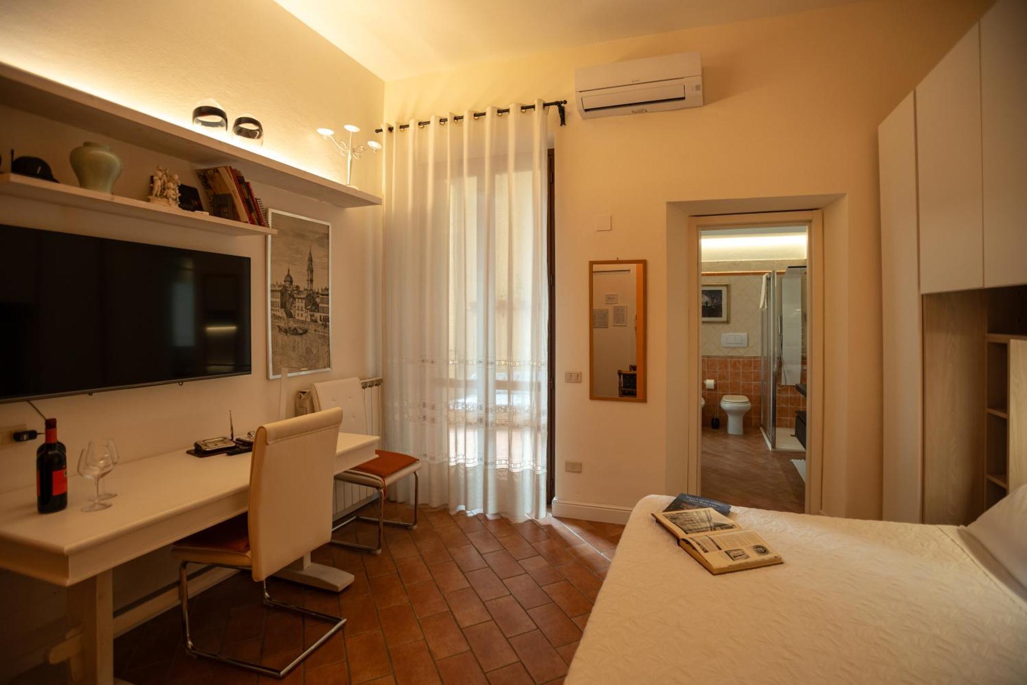 Indipendent Studio Apartment With Terrace - Parking Florença Exterior foto